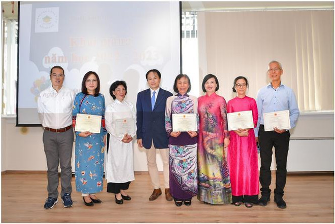 Promouvoir l’enseignement de la langue vietnamienne en Hongrie ảnh 2 Promouvoir l’enseignement de la langue vietnamienne en Hongrie ảnh 2