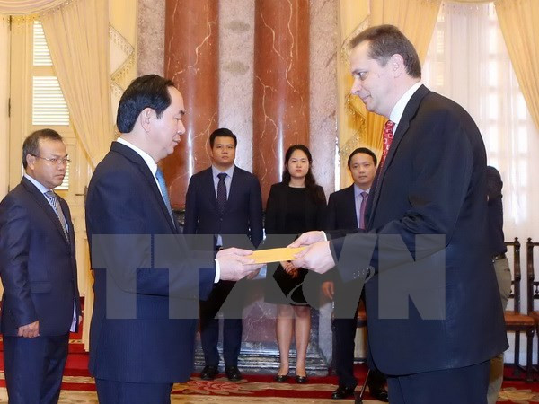 Le président vietnamien Tran Dai Quang reçoit de nouveaux ambassadeurs ảnh 1 Le président vietnamien Tran Dai Quang reçoit de nouveaux ambassadeurs ảnh 1