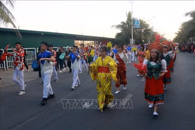 Le premier Carnaval d'hiver à Quang Ninh ảnh 4