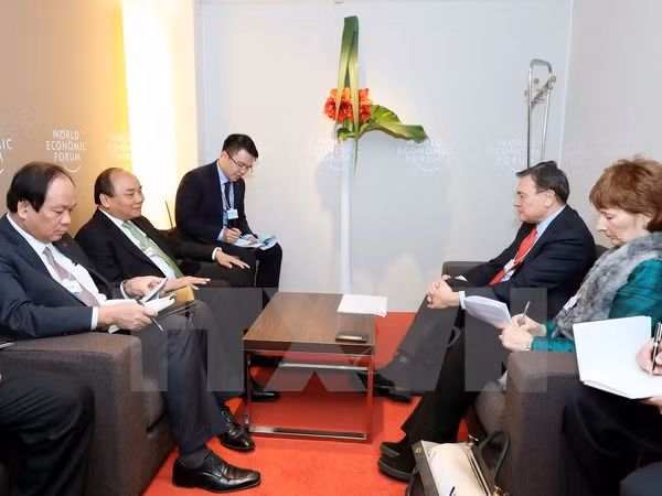 Activités du Premier ministre Nguyên Xuân Phuc à Davos ảnh 2