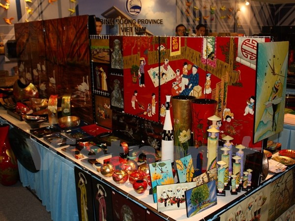 Des produits vietnamiens à la Foire internationale de l'ameublement de Singapour ảnh 1 Des produits vietnamiens à la Foire internationale de l'ameublement de Singapour ảnh 1