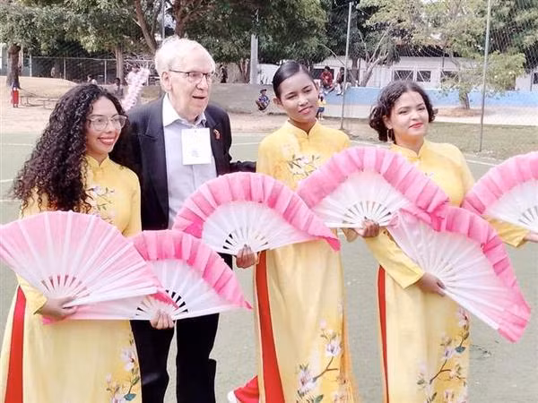 Vietnam et Venezuela renforcent les échanges entre les deux peuples ảnh 1