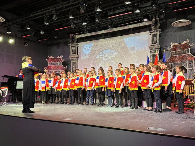 Le cinquantenaire des relations diplomatiques franco-vietnamiennes célébré à Paris ảnh 3