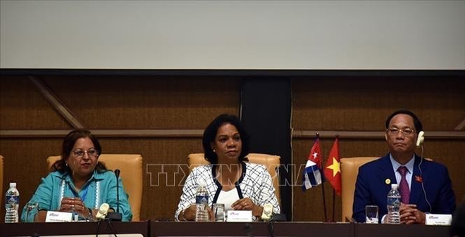 Le rôle des femmes vietnamiennes et cubaines dans le développement national mis en lumière ảnh 2