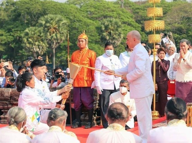 SEA Games 32 : Phnom Penh assure la sécurité du relais de la torche ảnh 1 SEA Games 32 : Phnom Penh assure la sécurité du relais de la torche ảnh 1
