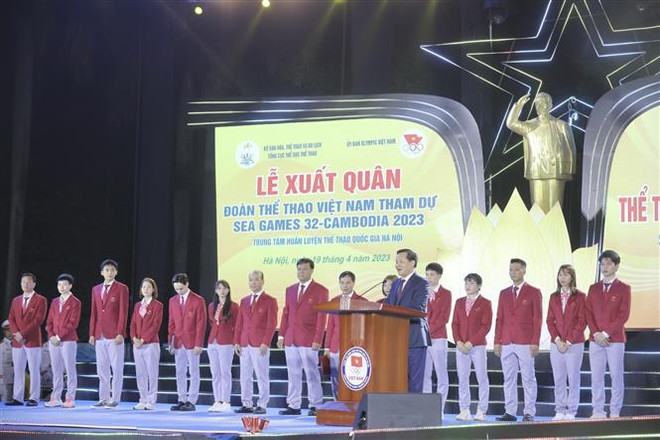 SEA Games 32 : cérémonie de départ de la délégation sportive vietnamienne ảnh 2