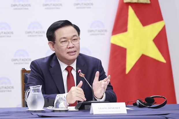 Le président de l'AN rencontre la communauté vietnamienne en Argentine ảnh 1