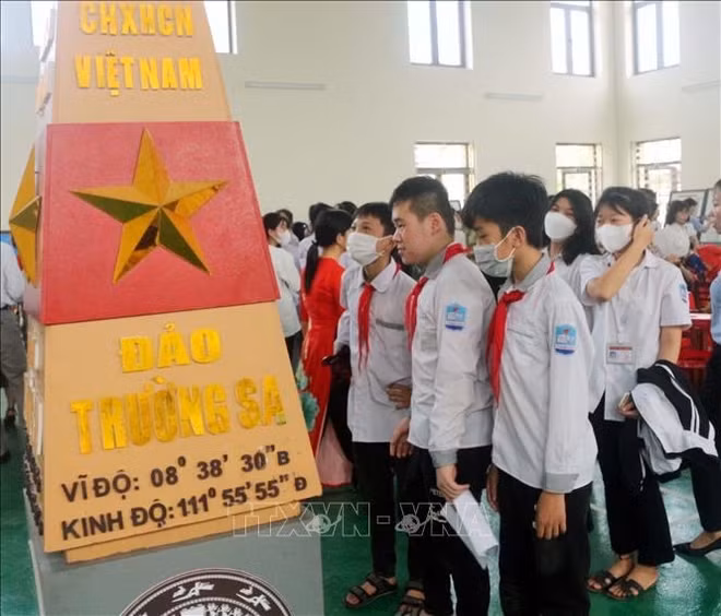 Exposition sur Hoang Sa et Truong Sa à Ha Nam ảnh 1