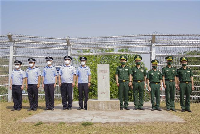 Rencontre entre des gardes-frontières du Vietnam et de la Chine ảnh 1 Rencontre entre des gardes-frontières du Vietnam et de la Chine ảnh 1