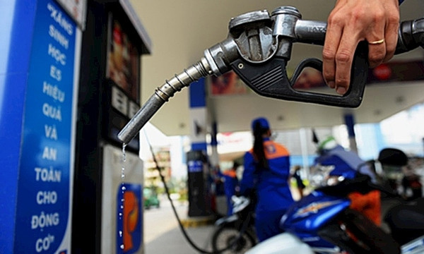 Baisse des prix des carburants à partir du 21 avril ảnh 1 Baisse des prix des carburants à partir du 21 avril ảnh 1