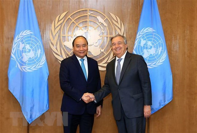 Le PM Nguyen Xuan Phuc de retour à Hanoi après sa participation au débat de l’AG de l'ONU ảnh 1 Le PM Nguyen Xuan Phuc de retour à Hanoi après sa participation au débat de l’AG de l'ONU ảnh 1