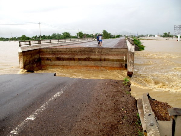 Crues: aux côtés des sinistrés du Centre ảnh 3 Crues: aux côtés des sinistrés du Centre ảnh 3