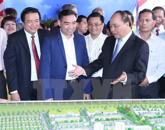 Le gouvernement s'engage à créer des conditions optimales aux investisseurs ảnh 1