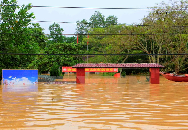 Crues: aux côtés des sinistrés du Centre ảnh 1 Crues: aux côtés des sinistrés du Centre ảnh 1