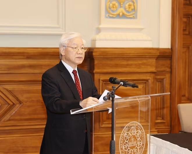 Le leader du PCV à la 2è Conférence des recteurs des Universités Vietnam – Hongrie ảnh 1