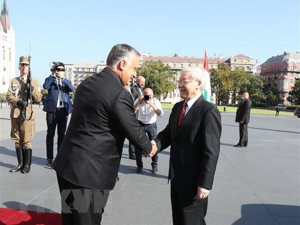 Le Premier ministre hongrois souhaite renforcer la coopération multiforme avec le Vietnam ảnh 1 Le Premier ministre hongrois souhaite renforcer la coopération multiforme avec le Vietnam ảnh 1