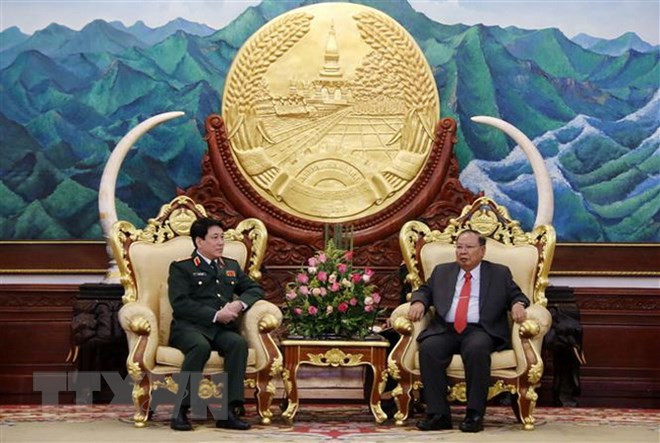 Le général de corps d’armée Luong Cuong en visite officielle au Laos ảnh 1 Le général de corps d’armée Luong Cuong en visite officielle au Laos ảnh 1
