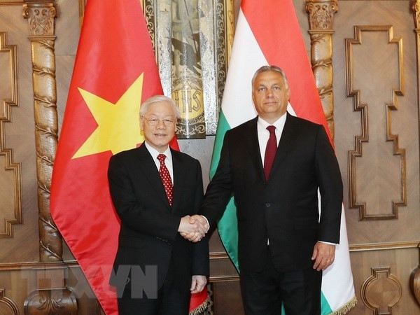 Le secrétaire général du PCV Nguyên Phu Trong termine sa visite officielle en Hongrie ảnh 1 Le secrétaire général du PCV Nguyên Phu Trong termine sa visite officielle en Hongrie ảnh 1
