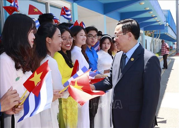 Le président de l’AN Vuong Dinh Hue entame sa visite officielle à Cuba ảnh 4 Le président de l’AN Vuong Dinh Hue entame sa visite officielle à Cuba ảnh 4