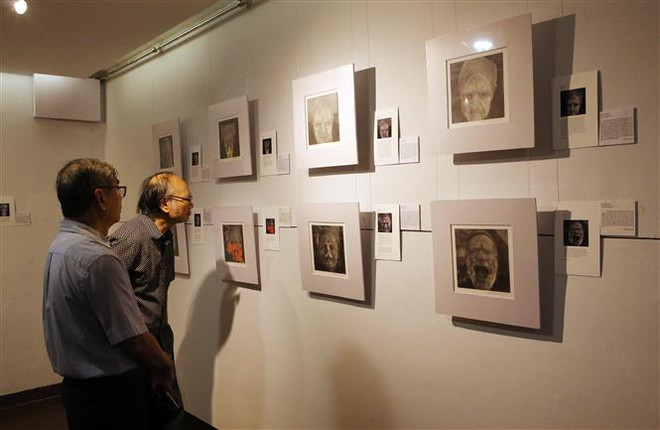 Une exposition de peintures met en lumière les effets persistants de l'agent orange à Da Nang ảnh 1 Une exposition de peintures met en lumière les effets persistants de l'agent orange à Da Nang ảnh 1