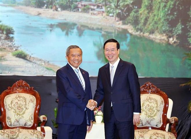Le président Vo Van Thuong salue des relations spéciales Vietnam-Laos ảnh 2 Le président Vo Van Thuong salue des relations spéciales Vietnam-Laos ảnh 2