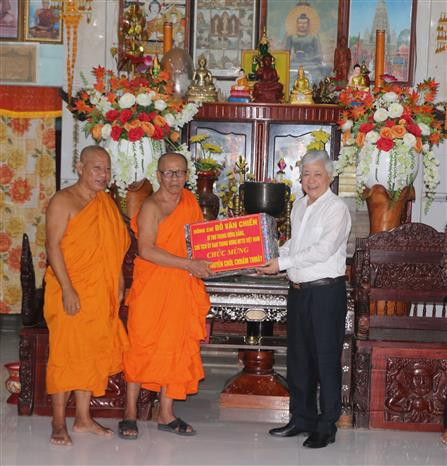 Le président du CC du FPV félicite les Khmers de Bac Lieu pour Chol Chnam Thmây ảnh 1