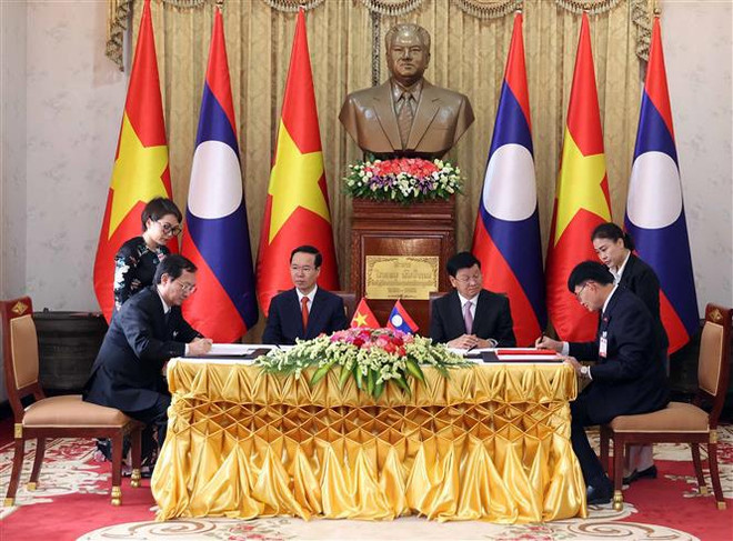 Le président Vo Van Thuong termine avec succès sa visite officielle au Laos ảnh 2 Le président Vo Van Thuong termine avec succès sa visite officielle au Laos ảnh 2