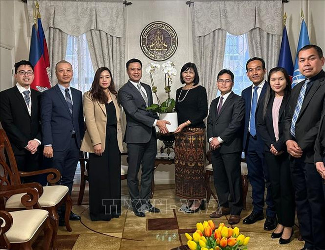 Le Vietnam félicite le Laos et le Cambodge pour leur Nouvel An ảnh 2 Le Vietnam félicite le Laos et le Cambodge pour leur Nouvel An ảnh 2