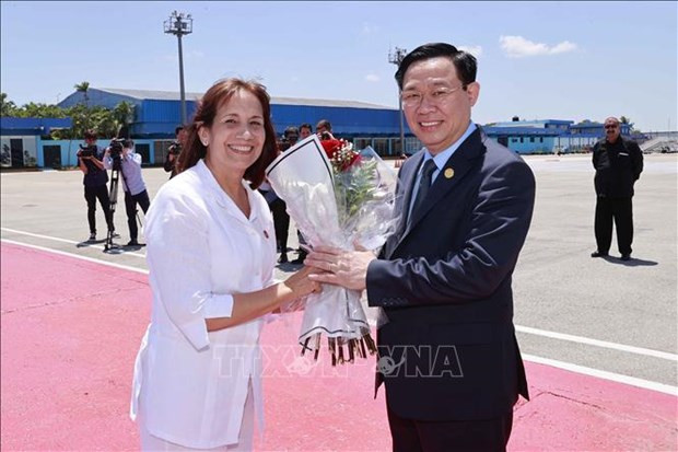 Le président de l’AN Vuong Dinh Hue entame sa visite officielle à Cuba ảnh 1 Le président de l’AN Vuong Dinh Hue entame sa visite officielle à Cuba ảnh 1