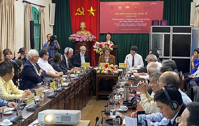 Séminaire sur la mise en valeur des espaces archéologiques de la Citadelle impériale de Thang Long ảnh 2 Séminaire sur la mise en valeur des espaces archéologiques de la Citadelle impériale de Thang Long ảnh 2