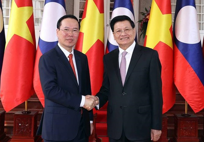 Entretien entre le président vietnamien et son homologue lao à Vientiane ảnh 2 Entretien entre le président vietnamien et son homologue lao à Vientiane ảnh 2