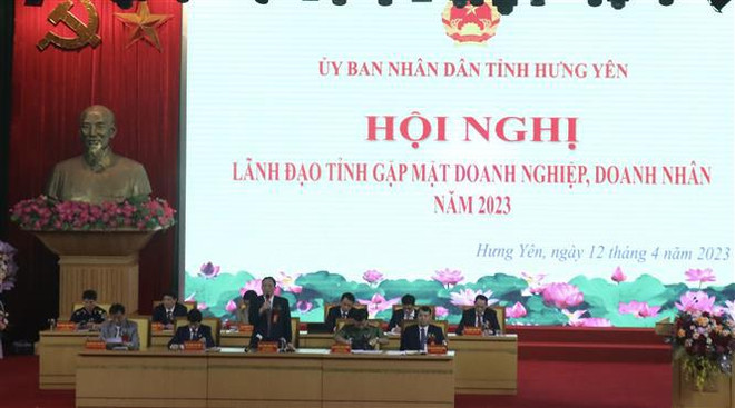 Rencontre des entreprises et hommes d'affaires à Hung Yen ảnh 1