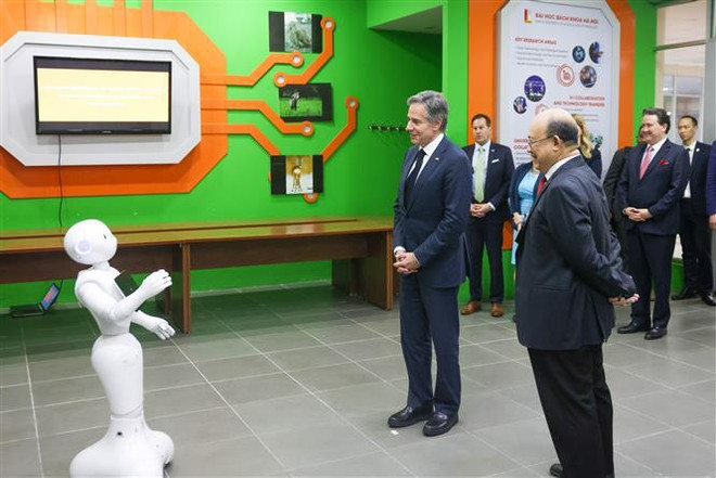 Le secrétaire d'État américain se rend à l'Université des sciences et des technologies de Hanoï ảnh 1 Le secrétaire d'État américain se rend à l'Université des sciences et des technologies de Hanoï ảnh 1