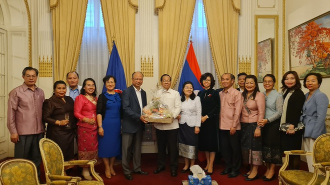 L'ambassade du Vietnam en France félicite le Laos pour la fête Boun Pi Mai ảnh 1 L'ambassade du Vietnam en France félicite le Laos pour la fête Boun Pi Mai ảnh 1
