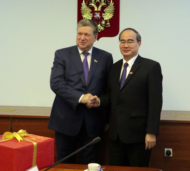 Le chef du FPV Nguyen Thien Nhan en visite en Russie ảnh 1 Le chef du FPV Nguyen Thien Nhan en visite en Russie ảnh 1