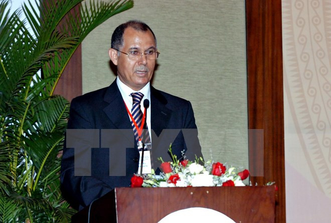 L'Insigne pour la paix et l'amitié entre les nations à l'ambassadeur marocain ảnh 1 L'Insigne pour la paix et l'amitié entre les nations à l'ambassadeur marocain ảnh 1