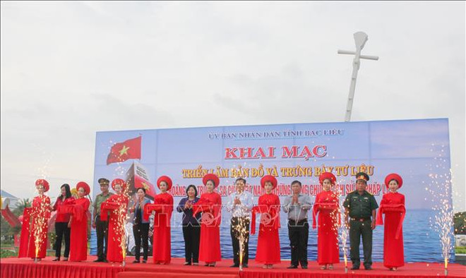 Exposition de cartes et d'archives sur Hoang Sa et Truong Sa à Bac Lieu ảnh 1 Exposition de cartes et d'archives sur Hoang Sa et Truong Sa à Bac Lieu ảnh 1