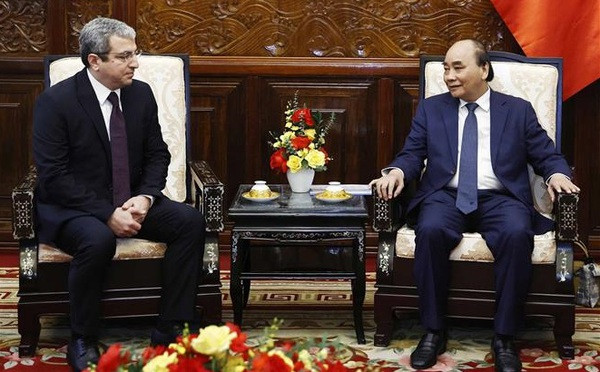 Le président Nguyen Xuan Phuc reçoit les ambassadeurs d'Azerbaïdjan et de Brunei ảnh 1 Le président Nguyen Xuan Phuc reçoit les ambassadeurs d'Azerbaïdjan et de Brunei ảnh 1