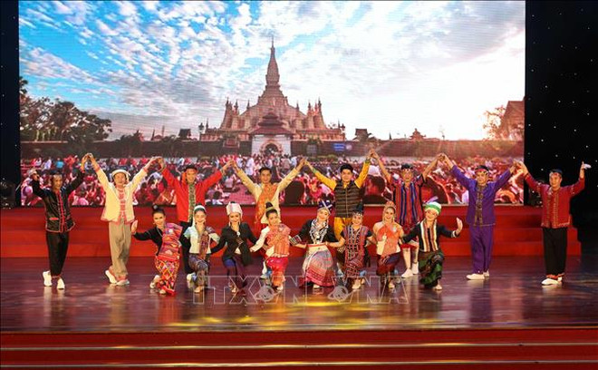 Un spectacle spécial du Laos à Da Nang ảnh 1