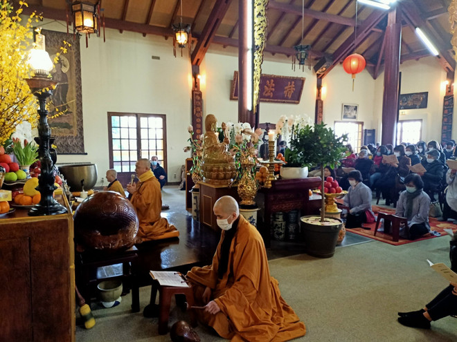 Prières pour la sérénité au monastère zen de Truc Lâm en France ảnh 2 Prières pour la sérénité au monastère zen de Truc Lâm en France ảnh 2