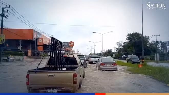 Typhon Noru : de nombreuses régions en Thaïlande inondées ảnh 1