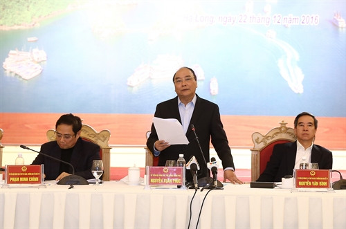 Le Premier ministre Nguyên Xuân Phuc travaille à Quang Ninh ảnh 4 Le Premier ministre Nguyên Xuân Phuc travaille à Quang Ninh ảnh 4
