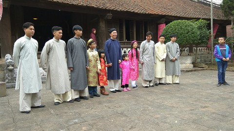 À propos de la modernisation de l’áo dài, la tunique traditionnelle vietnamienne ảnh 1 À propos de la modernisation de l’áo dài, la tunique traditionnelle vietnamienne ảnh 1