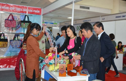 Ouverture de la foire Hanoi Gift Show 2017 ảnh 1 Ouverture de la foire Hanoi Gift Show 2017 ảnh 1