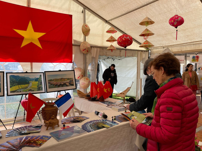 Le Vietnam se brille au Week-end de la Francophonie à Yèbles ảnh 3 Le Vietnam se brille au Week-end de la Francophonie à Yèbles ảnh 3