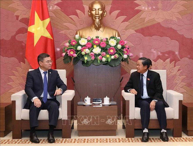 Le vice-président de l’AN Do Ba Ty reçoit le secrétaire du Parti Nur Otan du Kazakhstan ảnh 1 Le vice-président de l’AN Do Ba Ty reçoit le secrétaire du Parti Nur Otan du Kazakhstan ảnh 1