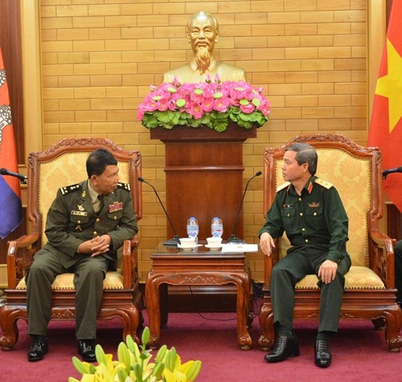 Vietnam-Cambodge : des organes de protection juridique militaires échangent leurs expériences ảnh 1 Vietnam-Cambodge : des organes de protection juridique militaires échangent leurs expériences ảnh 1