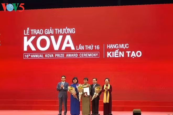 Remise du prix KOVA 2018 aux scientifiques et étudiants exemplaires ảnh 1