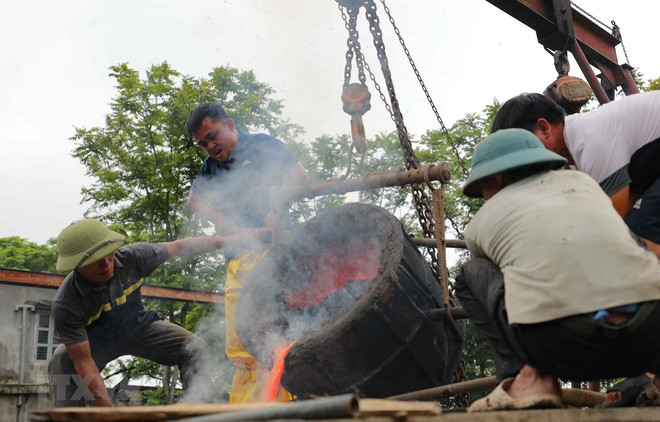 Thanh Hoa: Cérémonie de coulée de tambour de bronze pour célébrer les élections législatives ảnh 1 Thanh Hoa: Cérémonie de coulée de tambour de bronze pour célébrer les élections législatives ảnh 1
