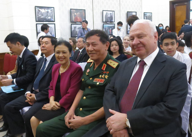 Vietnam - Russie : Présentation du livre Voyage spatial historique ảnh 3 Vietnam - Russie : Présentation du livre Voyage spatial historique ảnh 3
